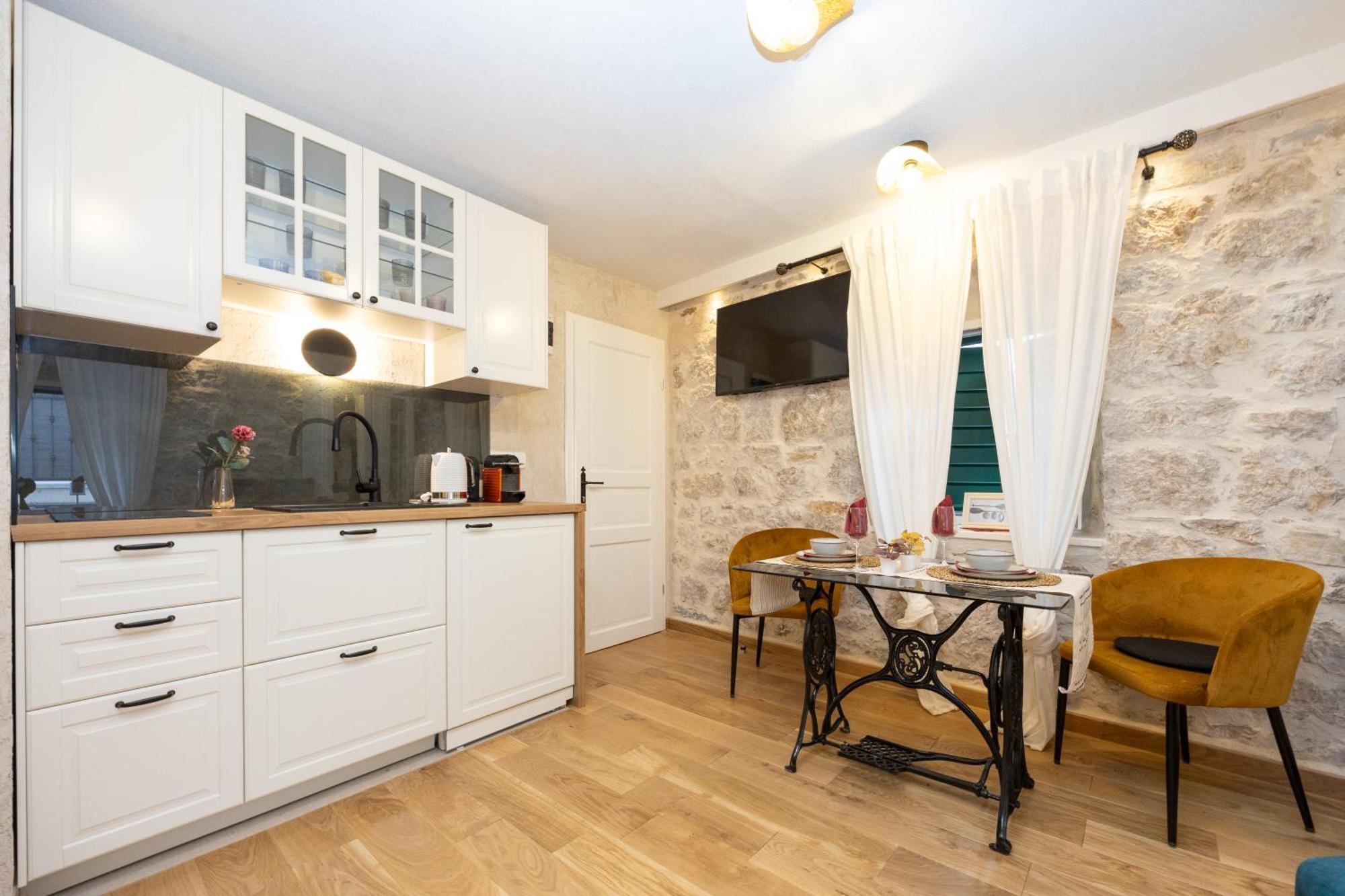 ספליט Kruna Apartments Est 2024 מראה חיצוני תמונה